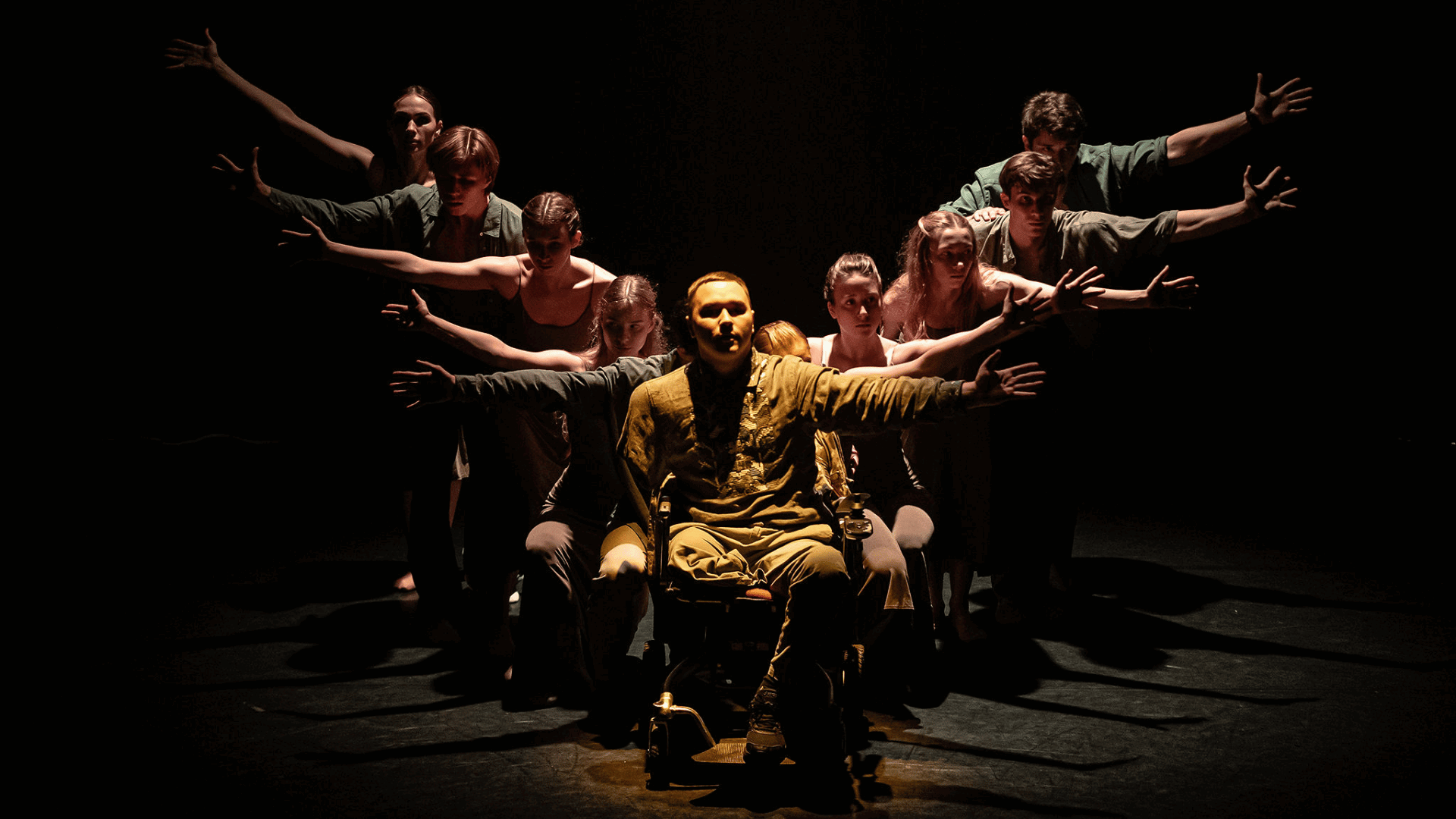 symmetrische positie van mensen in balletvoorstelling