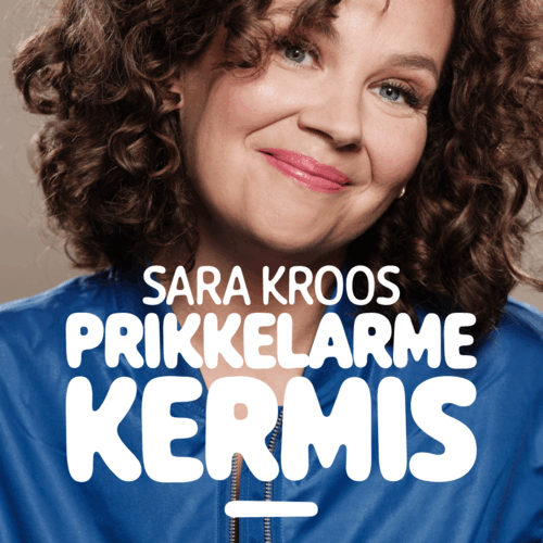 Een vrouw met krullend haar glimlacht, met de tekst "Sara Kroos Prikkelarme Kermis" onder haar.