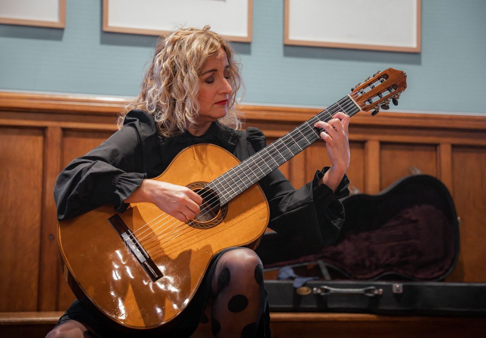 Carla Maffioletti, zang & gitaar concert in Museum W